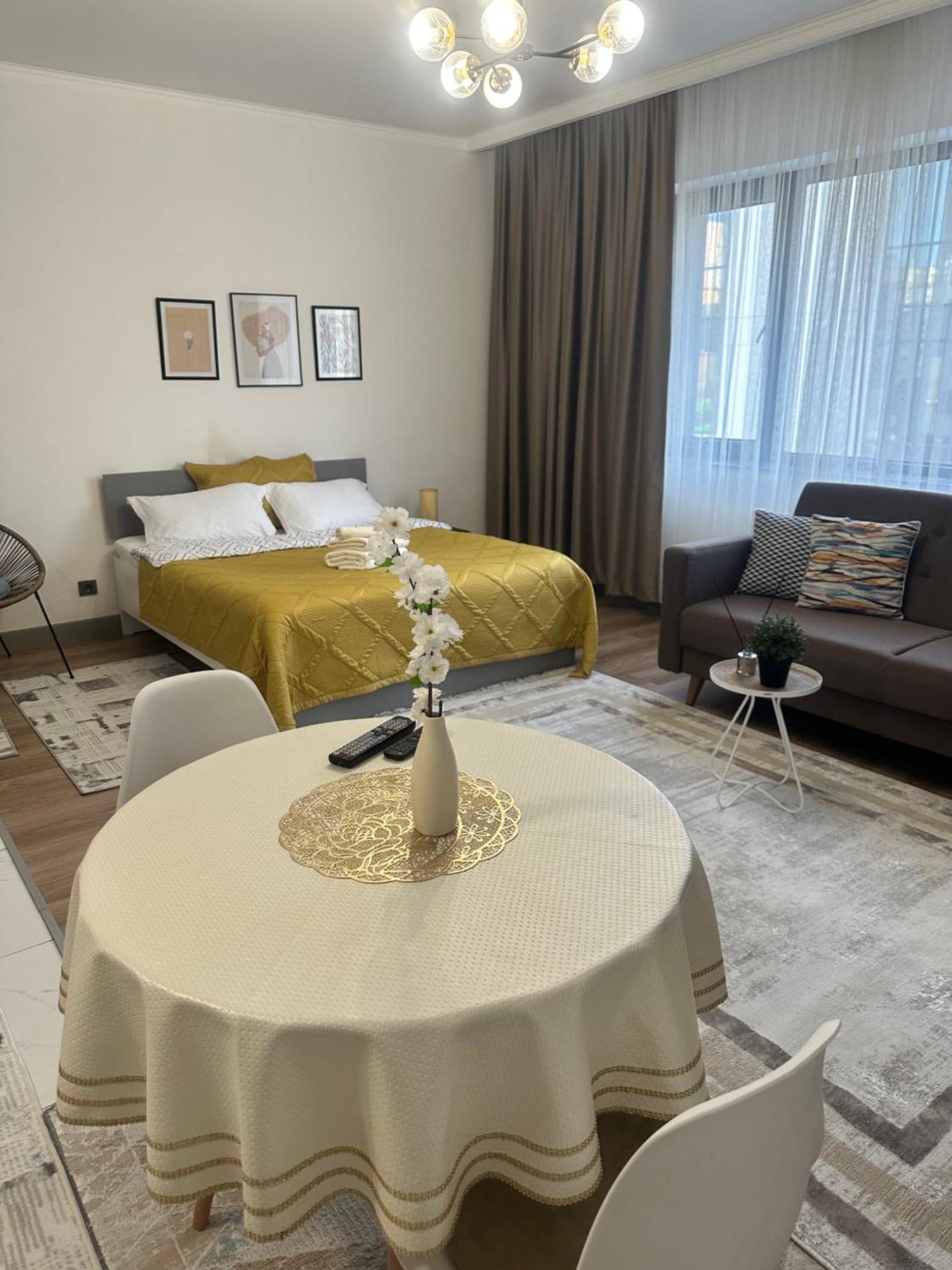 Студия В Теплых Тонах, Эксклюзив Almaty Extérieur photo